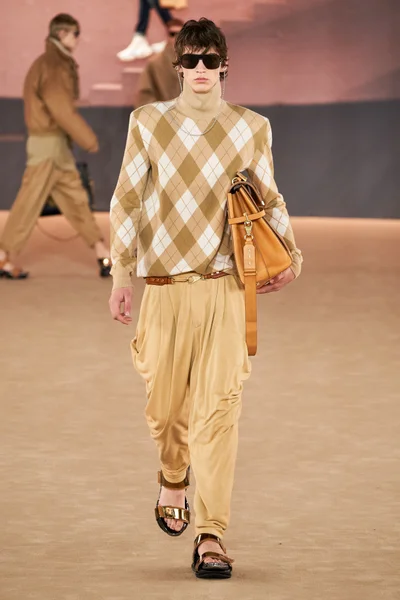 Look 14